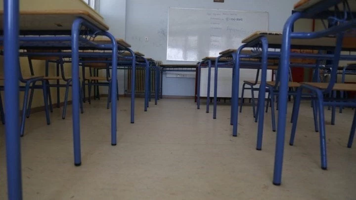 Ο «Γολγοθάς» δύο παιδιών για να πάνε σχολείο – Μήνυση κατά παντός υπευθύνου καταθέτει η μητέρα τους (βίντεο)